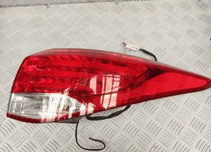 Lampa prawy tył hyundai I40 kombi  92402-3Z0 1