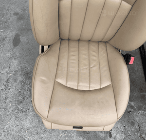 Mercedes CLS 219 beżowe fotele kanapa beż grzane fotel przedni 2