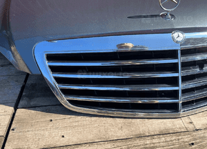 Mercedes W221 przedlift atrapa oryginał dobry stan 7