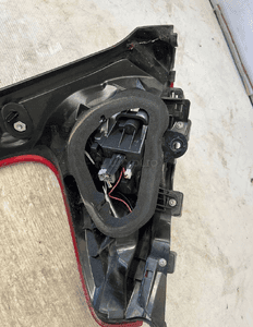 Volvo V40 ii lampa tył prawa 31395845 7