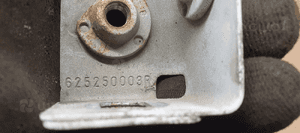 Mocowanie błotnika uchwyt lewy przód Opel Movano III 625250003R 4