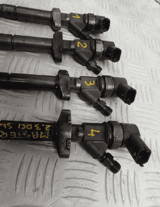 Wtryski master 2.3 dci 0445110  8200112289 dostęne 4 sztuki 4
