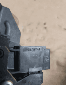 Zamek klapy tył opel astra j kombi nr 13578941 4