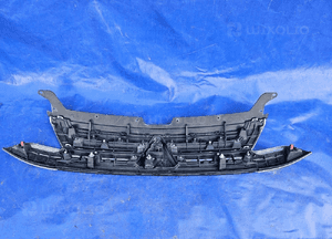 Mitsubishi outlander iii lift 18- atrapa grill 6
