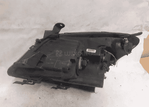 Przod przednia lampa prawa toyota corolla verso 4