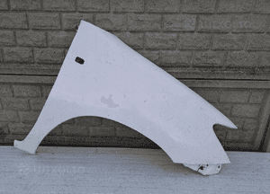 Toyota hilux 2005-2012 błotnik prawy przedni 1