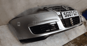 Zderzak przód przedni volkswagen vw golf v 5 kombi jetta grill LA7W srebrny 3
