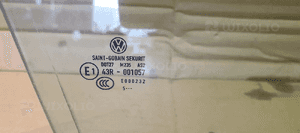 Szyba prawy przód przednia prawa VW Golf V Plus AS2 05r 4