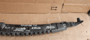 Ślizg zderzaka tył tylny VW Touareg 7L6807863B 3