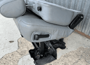 MERCEDES ml 163 fotel fotele kanapa szara skora siedzisko  zagłówek isofix 7