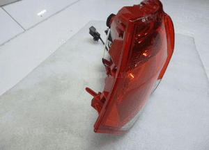 Citroen C4 2 ii sedan lampa prawy tył prawa 5 pin 7