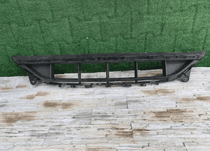 KRATKA ZDERZAKA MERCEDES AMG A2138858804 1