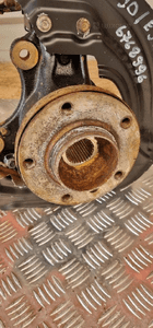 Bmw E90 E91 zwrotnica amortyzator prawy przód przednia 6768996 6796468 9