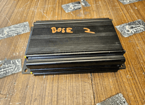 Wzmacniacz BOSE 8E5035223A Głosników Subwoofer Radio Amplituner AUDI A4 B6 B7 2