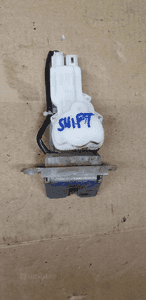 Zamek klapy bagażnika Suzuki Swift IV B6765 2