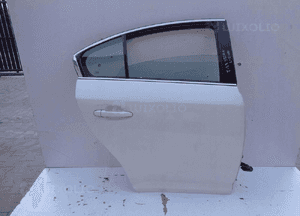 Drzwi prawy tył toyota avensis T27 040