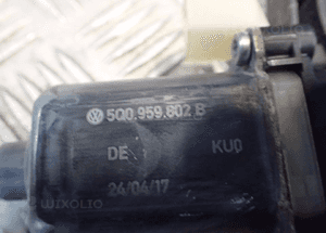 SILNICZEK SZYB PRAWY PRZÓD AUDI A3 8V 5Q0959802B RADOM 3