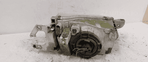 Przod przednia lampa lewa mazda 323F 3