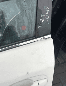 Drzwi lewy przód toyota avensis T27 040 7