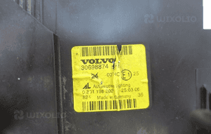 Volvo S40 V40 2 ii 2004- lampa prawy przód prawa przednia 30698874 9