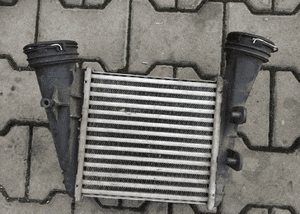 VW Passat B5 Audi intercooler prawy  2.5 TDI 1