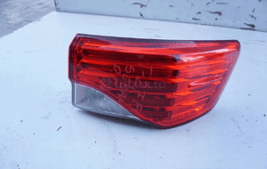Lampa prawy tył toyota avensis T27 fl sedan led