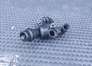 Obudowa Termostat Y2495002 06D121133C Krociec Czujnik Przewod Waz 2.0 TFSI Audi A4 B7 A6 C6 5