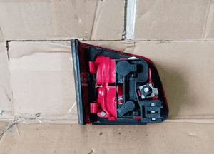 Lampa prawy tył tylna prawa w klapę Citroen C5 III Sedan 2