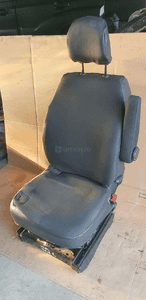 Pokrowce z EKO skóry komplet pokrowiec Renault Trafic III Vivaro B 14- 13