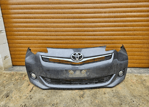 Toyota VERSO S verso-s 10-14 zderzak przedni przód kompletny 1G3 1