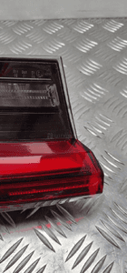 Bmw G21 kombi lampa lewa tył w błotnik 4