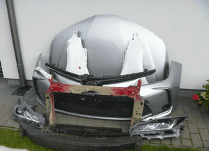 Toyota corolla E21 sedan atrapa zderzaka znaczek oryginał 13