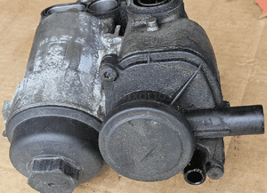 Volvo S60 S 60 V70 S80 XC70 2.4D 2.4 D5 obudowa filtra oleju   8642839   D5244T 6
