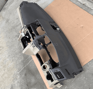 Mercedes E 207 konsola UK air bag poduszki kokpit deska pulpit Anglik idealna beżowa 5