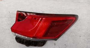 LEXUS CT200H lift lampa prawa tylna prawy tył LED 2