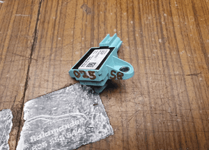 Czujnik Uderzenia 8K0955557C 1K0909606C Czujniki Uderzeniowy Sensor Audi A4 B8 A5 A6 Q5 VW Skoda Seat 9