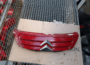 Atrapa grill znaczek citroen c3 lift fl KKN czerwony 9653053777 1