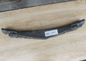 MERCEDES E 207 AMG absorber zderzaka przedniego