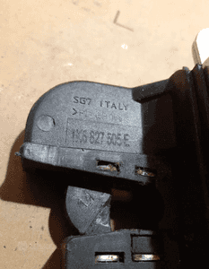Zamek klapy bagażnika VW Passat B6 kombi 1K6827505 C E 4
