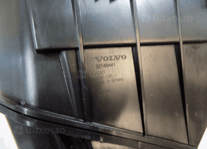Volvo XC40 plug-in hybrid obudowa filtra powietrza 32146441 7