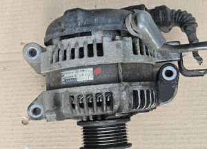 Toyota Avensis T27 2.2 D4D alternator 27060-0G021 1