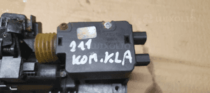 Klamka klapy bagażnika Mercedes W211 A21174093 9
