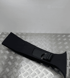 MERCEDES W205 OSŁONA SŁUPKA PRAWA A2056900930 1