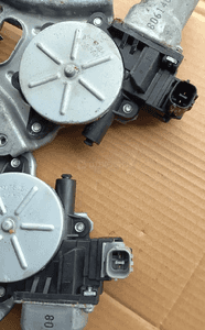 Subaru Outback Legacy IV mechanizm podnośnik szyby przód przedni  prawy 3