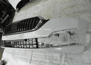 Skoda octavia iv 4 z grilem zderzak przedni 3