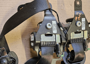 BMW X5 F15 pas bezpieczeństwa tył tylny prawy lewy 1