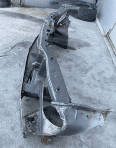 MERCEDES e 124  pas przedni belka wzmocnienie czołowe okular 4