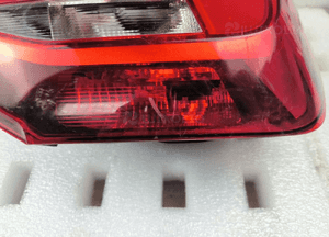 AUDI Q2 Lampa tył Tylna prawa 81A945070B 2