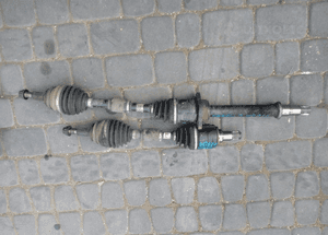 Toyota Corolla Verso lift 2.2 polos prawa lewa 1
