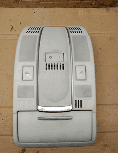Lampka oświetlenie kabiny Audi A6 C6 4F0947135J 1